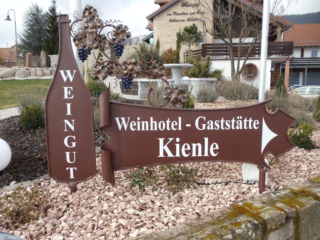 Weinhotel Kienle Burrweiler Exterior foto